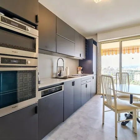 Eden Apartment *